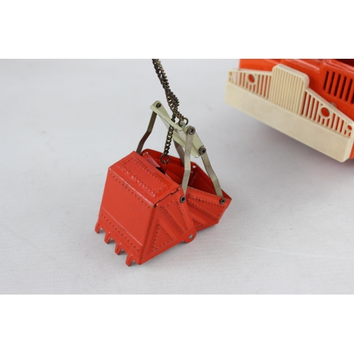 188 - A vintage boxed Gama tinplate model 240/241 crane excavator