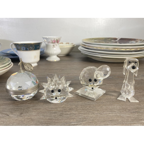 76 - A collection of assorted china and glassware to include Royal Albert Old Country Roses trinket dish,... 