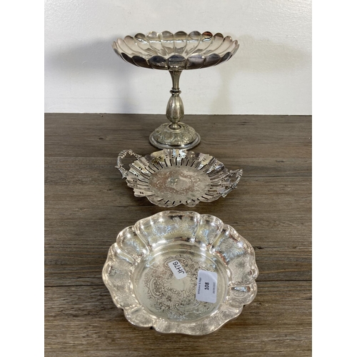 108 - A collection of late 19th/early 20th century silver plated ware to include pedestal scalloped dish, ... 