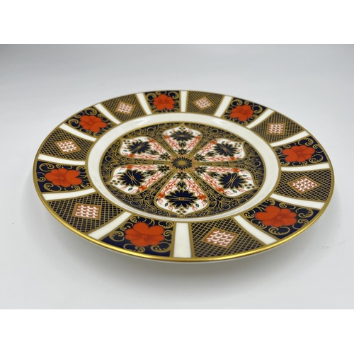 23 - A Royal Crown Derby 1128 Old Imari plate - approx. 22cm diameter