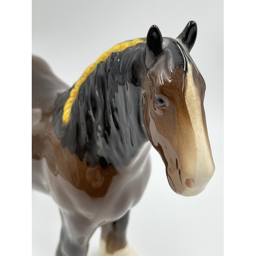 32 - A Beswick Clydesdale horse figurine - approx. 21cm high x 23cm long