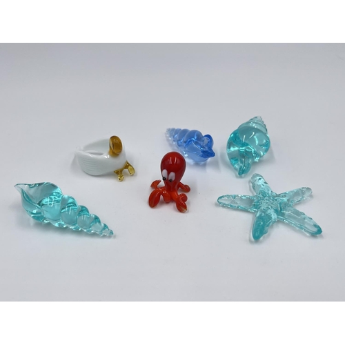 37 - Fourteen Murano style studio glass animal figurines and ornaments