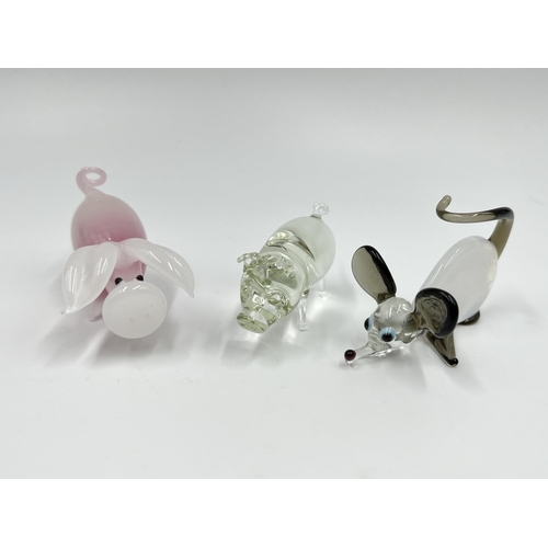 38 - Twelve studio glass animal figurines and ornaments to include Wedgwood style bird paperweight, Muran... 