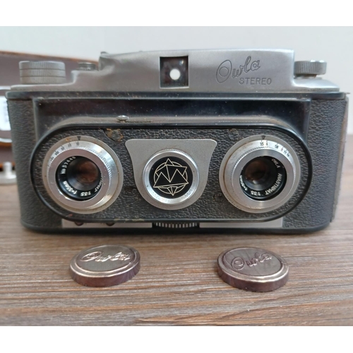 514 - A cased late 1950s Japanese Owla Stereo 35mm stereo camera fitted with Owla anastigmat f=35mm 1:3.5 ... 