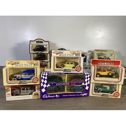 170 - A collection of assorted boxed Rolls Royce diecast model vehicles to include Polistil Silver Cloud, ... 