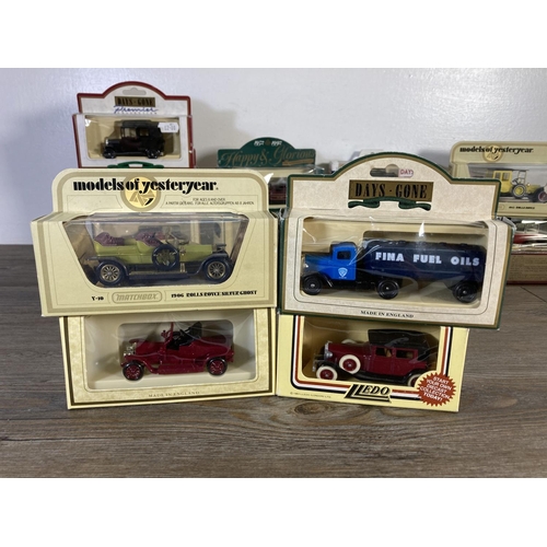 170 - A collection of assorted boxed Rolls Royce diecast model vehicles to include Polistil Silver Cloud, ... 