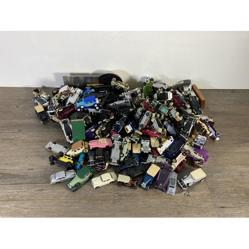 171 - A large collection of mostly Lledo Rolls Royce diecast model vehicles