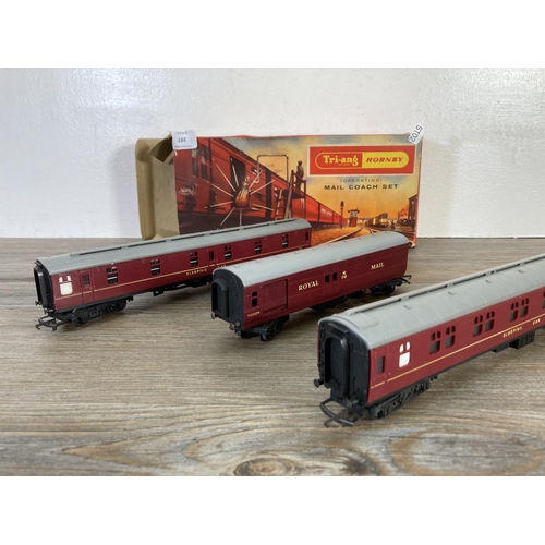 197 - A boxed Hornby R402 operating Royal Mail coach set