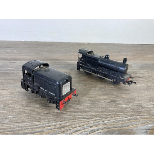 218 - Two Tri-ang OO gauge locomotives, one R251 Class 3F 0-6-0 and one R253 0-4-0 Dock Authority