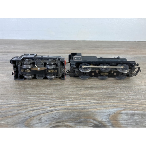 218 - Two Tri-ang OO gauge locomotives, one R251 Class 3F 0-6-0 and one R253 0-4-0 Dock Authority