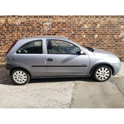 656A - A 2003 Vauxhall Corsa Active 1L three door hatchback