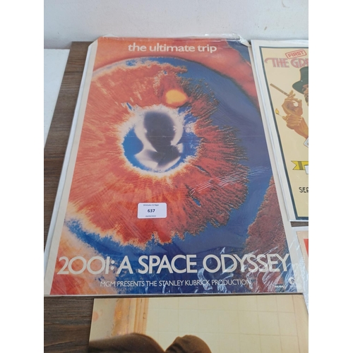 637 - A collection of film related paper collectables to include 2001: A Space Odyssey, The First Great Tr... 