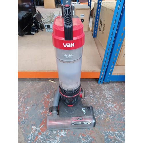 652 - A Vax UCA2GEV1 MachAir Revive upright bagless vacuum cleaner