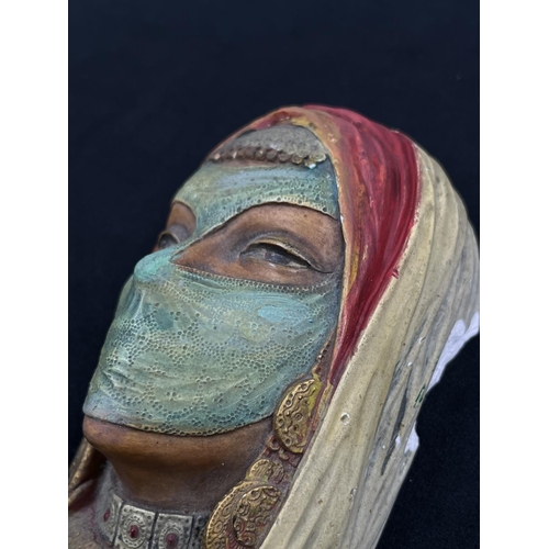 126 - A Bossons Caspian Green Veiled Woman chalkware head wall mask