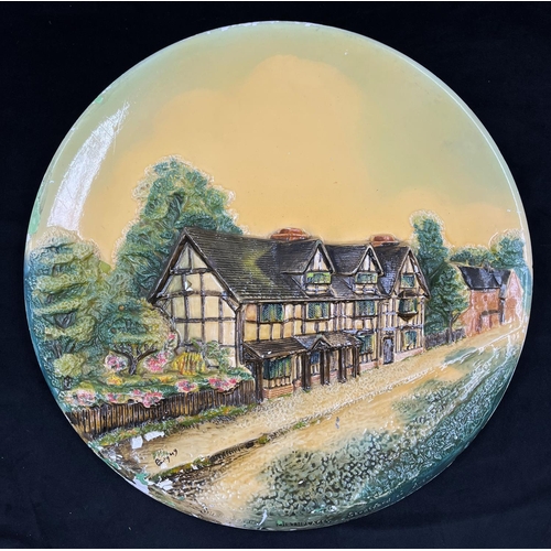 27 - A 1949 Bossons Shakespeare's Birthplace, Stratford On Avon circular chalkware wall plaque, signed an... 