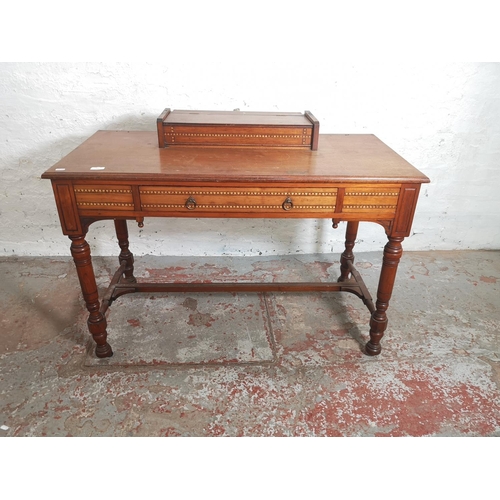 353 - An Edwardian inlaid mahogany dressing table with single drawer, lidded box and lower stretcher - app... 