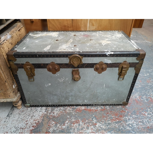 362 - Three vintage travel trunks - largest approx. 52cm high x 90cm wide x 52cm deep