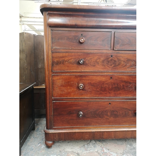 366 - A Victorian mahogany chest of two short over three long drawers with upper secret drawer - approx. 1... 