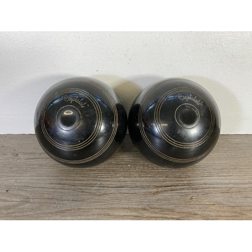 350J - A pair of Crystalate crown green bowls