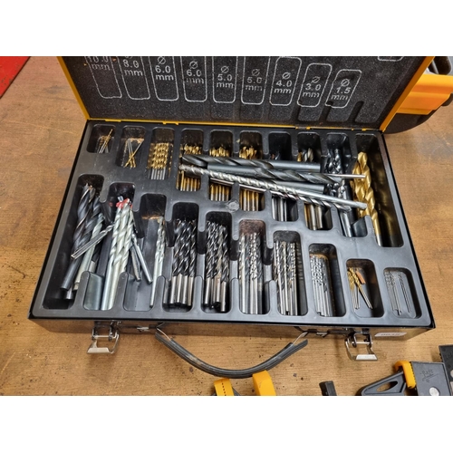 627 - A quantity of JCB hand and power tools to comprising boxed belt sander - model no. JCB D-BS900F, dri... 