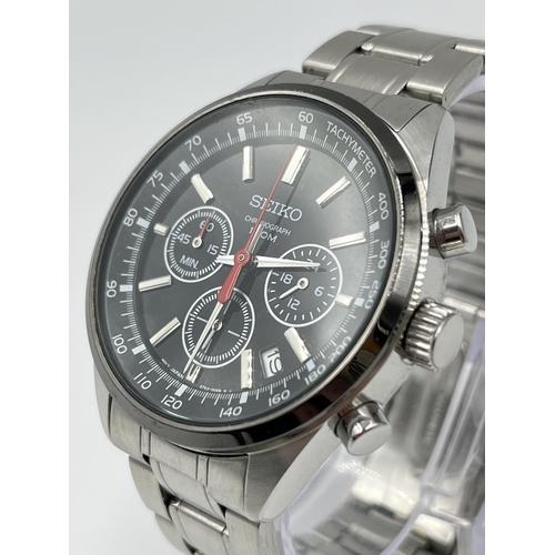 A Seiko chronograph quartz 42mm men s wristwatch ref. 6T63 00B0