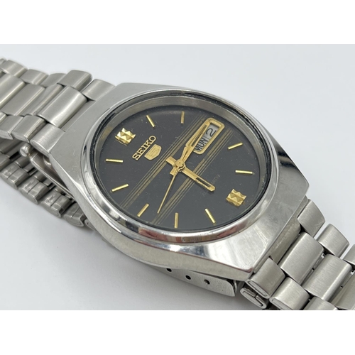 A vintage Seiko 5 automatic 35mm men's wristwatch - ref A vintage Seiko 5 automatic 35mm men's wristwatch - ref
