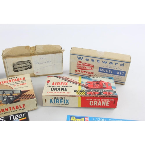 88 - A collection of vintage scale model kits to include Airfix, Revell, Matchbox etc.