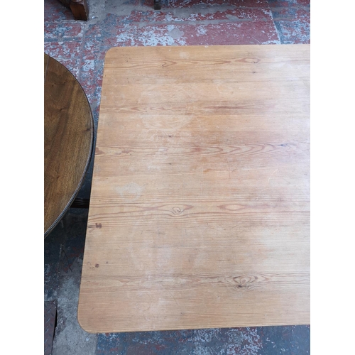 290 - A Victorian pine farmhouse dining table - approx. 75cm high x 108cm wide x 120cm long