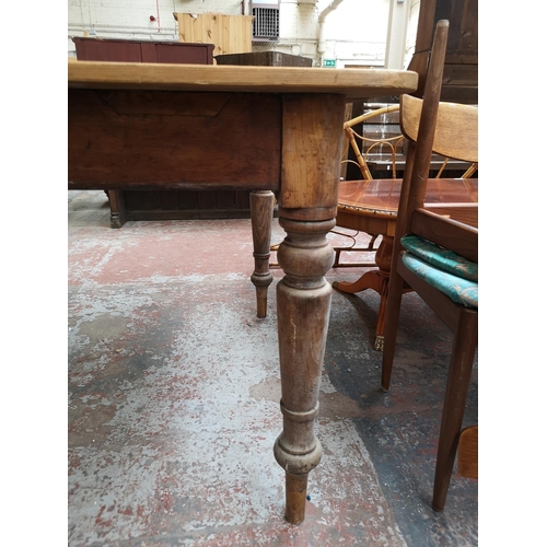 290 - A Victorian pine farmhouse dining table - approx. 75cm high x 108cm wide x 120cm long