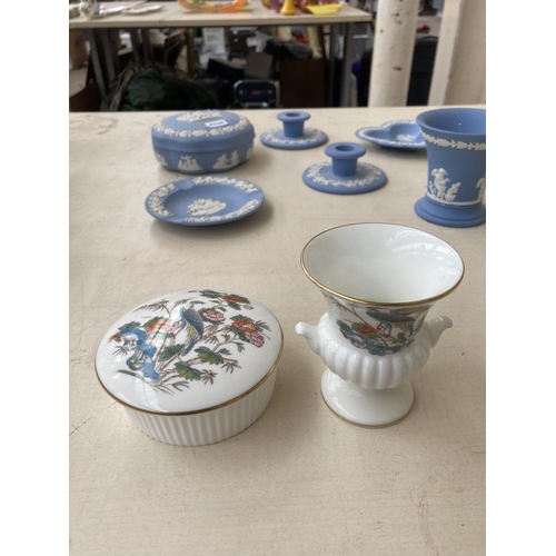 54 - A collection of china to include Hancock's Ivory Ware hand painted jug, six pieces of Wedgwood pale ... 