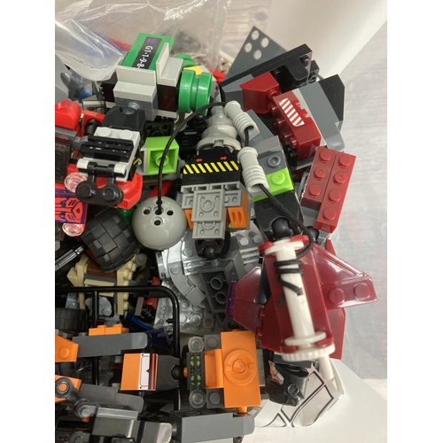 82 - A collection of Hasbro Transformers Battle Masters and Micromaster figurines and accessories