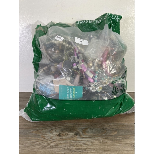 99 - Approx. 10kg of costume jewellery