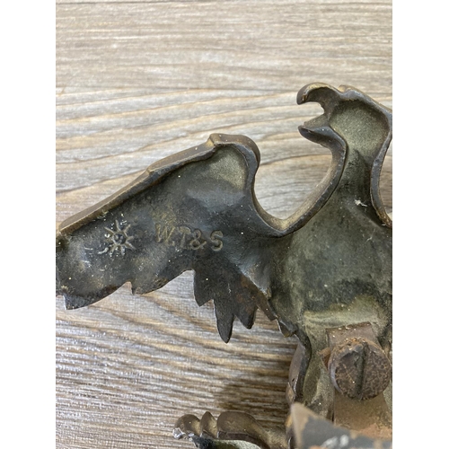 192 - A Victorian William Tonks & Sons brass eagle door pull - approx. 9.5cm high x 18cm wide