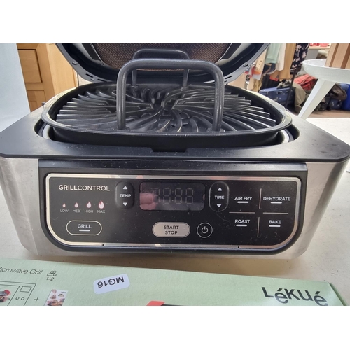 611 - A Ninja AG301UK health grill and airfryer with accessories and instruction manual