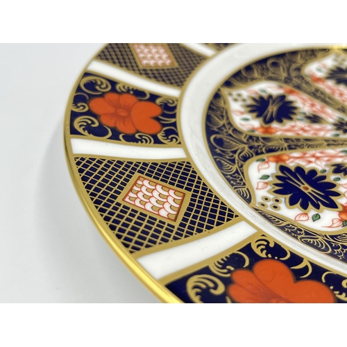 8 - A Royal Crown Derby 1128 Old Imari 21.5cm plate