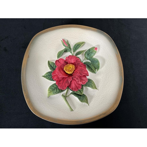 204 - Six Bossons chalkware wall plaques comprising four Floral spray and one Camellia