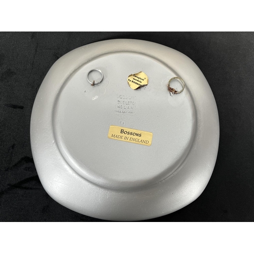 204 - Six Bossons chalkware wall plaques comprising four Floral spray and one Camellia