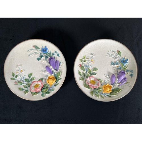 204 - Six Bossons chalkware wall plaques comprising four Floral spray and one Camellia