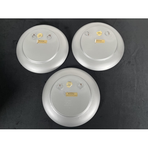 204 - Six Bossons chalkware wall plaques comprising four Floral spray and one Camellia