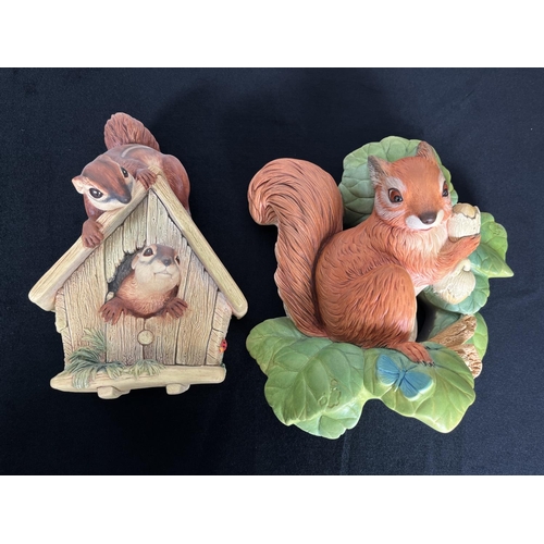 210 - Five Bossons chalkware animal wall plaques comprising Blue Tits, Robins, Fox Cub, Chipmunks and Red ... 