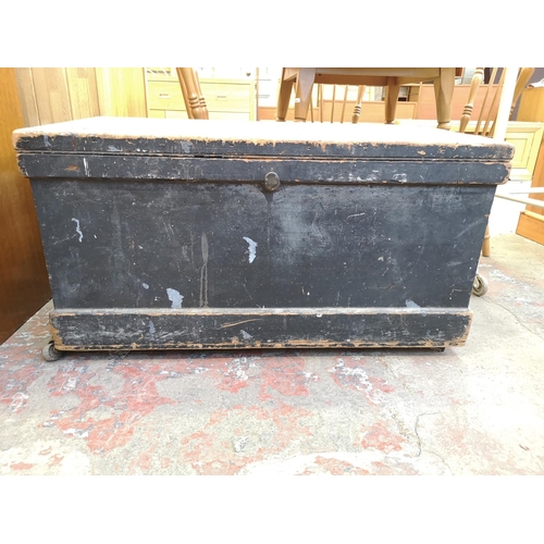 1043 - A Victorian pine blanket box - approx. 48cm high x 90cm wide x 48cm deep