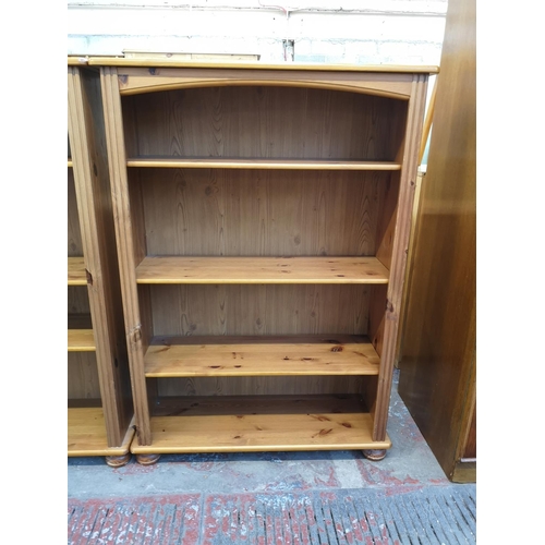 1045 - A modern pine four tier open freestanding bookcase