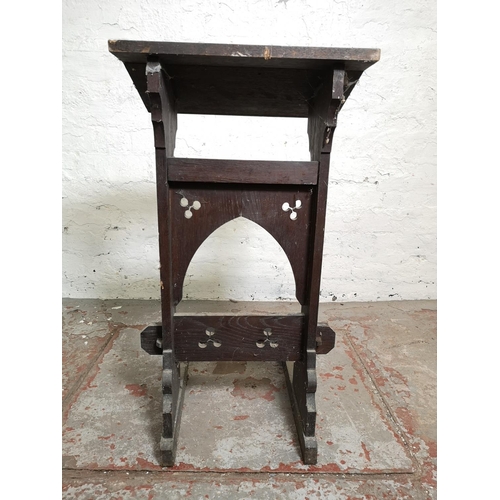 1112 - An early 20th century oak child's prayer stand - approx. 72cm high x 38cm wide x 54cm deep