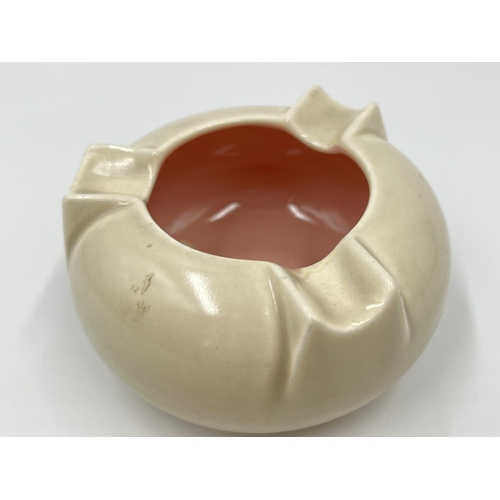 1173 - An Art Deco Clarice Cliff Newport Pottery Co. ashtray - approx. 4.5cm high x 9cm in diameter