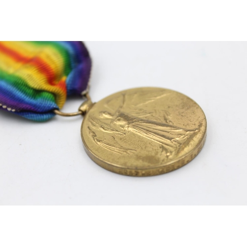 1131 - Two WWI medals with original ribbons presented to 265792 PTE T.I Metcalfe - South Lancs Regt