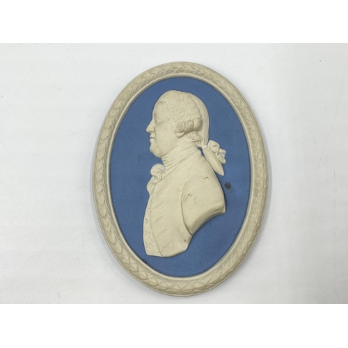 275 - A cased Wedgwood pale blue Jasperware Josiah Wedgwood limited edition 181 of 1,000 cameo plaque - ap... 