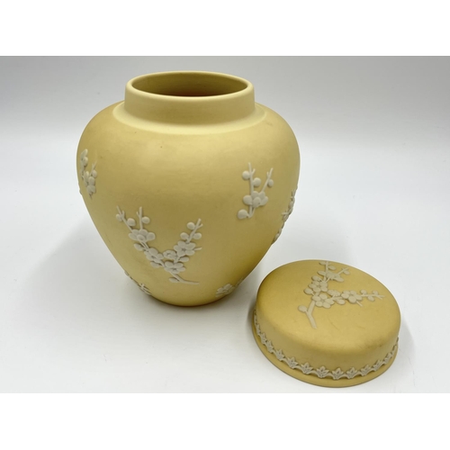 290 - A Wedgwood primrose yellow Prunus Blossom ginger jar and cover - approx. 13cm high