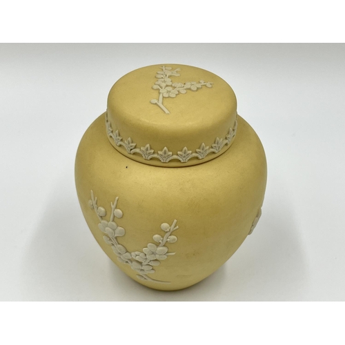 291 - A Wedgwood primrose yellow Prunus Blossom ginger jar and cover - approx. 10cm high