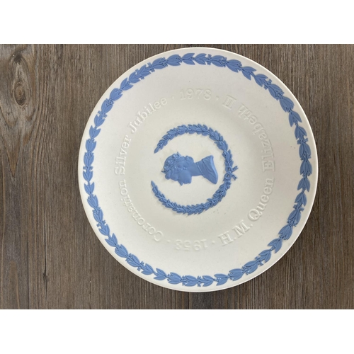 349 - Six pieces of Wedgwood pale blue on white and sage green on white Jasperware to include 20cm bowl et... 