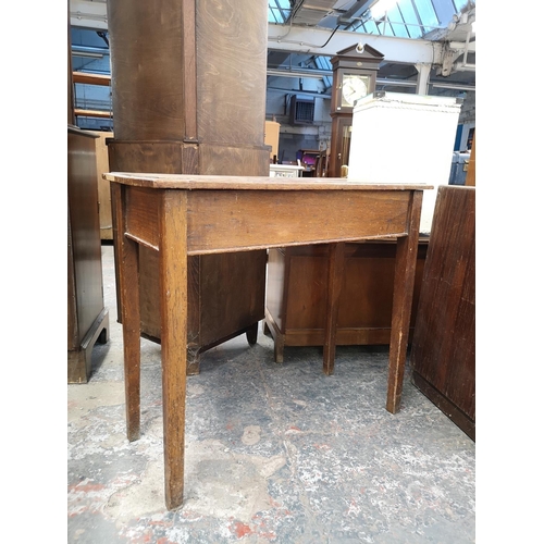 153 - A mid 20th century oak rectangular side table